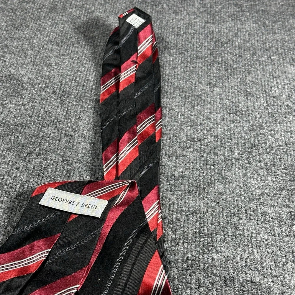 Geoffrey Beene Mens Red Black White Diagonal Striped 100% Silk Hand Made Necktie